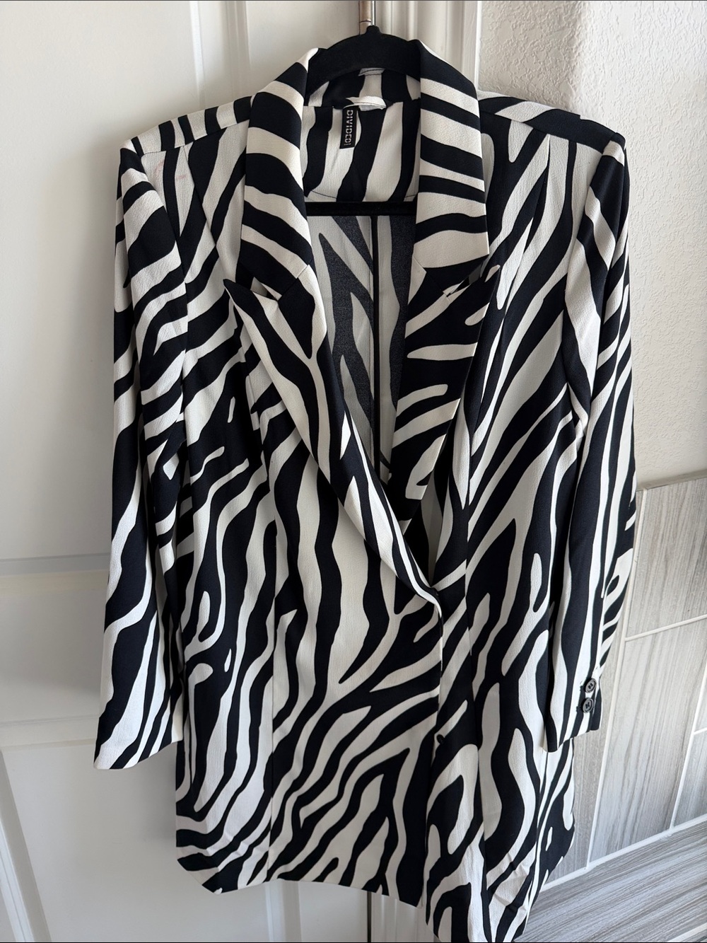 H&M Zebra-Print Long Blazer Top - Black & White